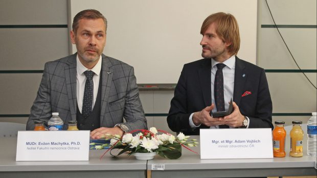 Evžen Machytka a ministr zdravotnictví Adam Vojtěch (za ANO)
