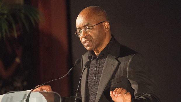 Telekomunikační magnát a miliardář původem ze Zimbabwe Strive Masiyiwa