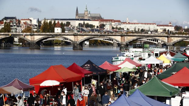 Farmářské trhy na pražské náplavce 24. října 202.