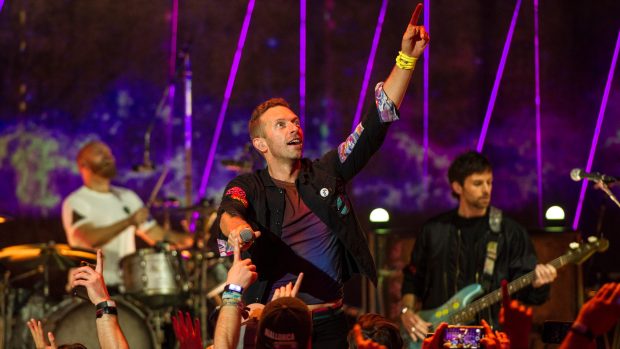 Coldplay na koncertě v Londýně v říjnu 2021