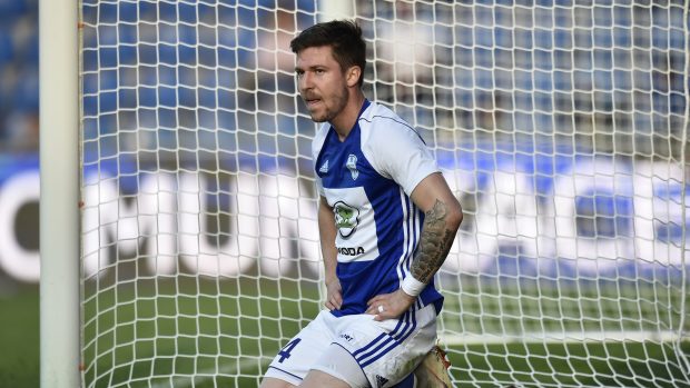 Fotbalista Tomáš Přikryl působí v polské lize a očekává, že českou reprezentaci nečeká ve Varšavě jednoduchý zápas