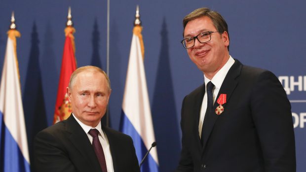 Ruský prezident Vladimir Putin a jeho srbský protějšek Aleksandar Vučić v roce 2019