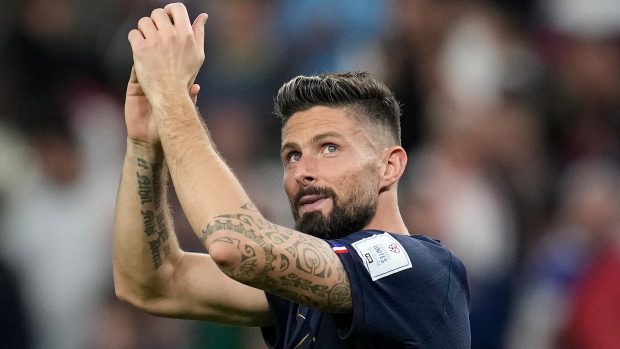 Olivier Giroud oblékne na Euru dres francouzské reprezentace
