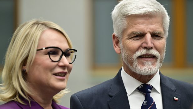 Prezident Petr Pavel a ministryně obrany Jana Černochová.