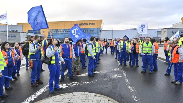 Zahájení neomezené stávky zaměstnanců společnosti Nexen Tire Europe v průmyslové zóně Triangle u Bitozevsi na Lounsku