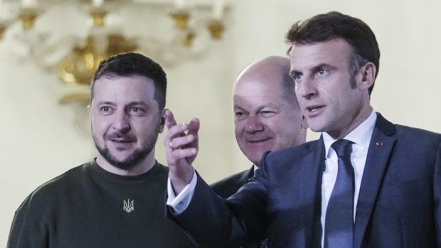 Zelenskyj na schůzce s Macronem a Scholzem v Paříži