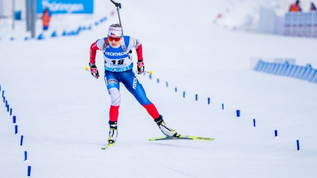 Tereza Voborníková dojíždí do cíle sprintu v Oberhofu