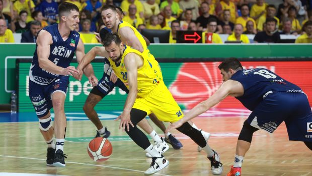 Finále play off basketbalové ligy mužů - 2. zápas: BK Opava - BK Armex Děčín