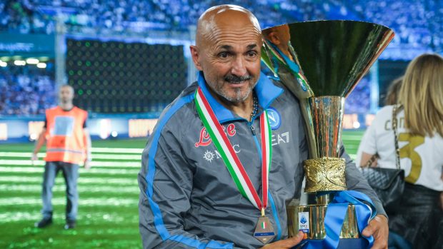 Luciano Spalletti s pohárem pro vítěze Serie A