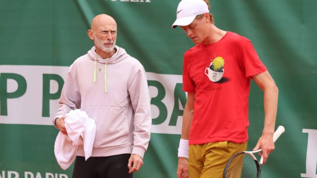 Umberto Ferrara a Jannik Sinner na turnaji v Monte Carlu