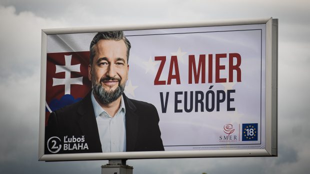 Billboard strany Směr s kandidátem číslo 2 Ľubošem Blahou