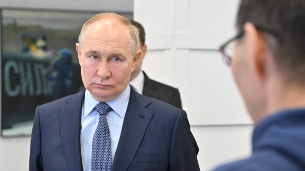 Putin na cestě do Severní Koreje navštívil Jakutsk na východě Ruska. Do Severní Koreje má dorazit později v úterý