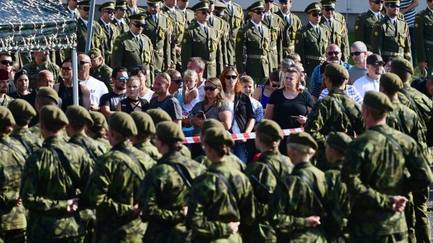 Slavnostní přísaha účastníků dobrovolného vojenského cvičení pro střední a vysoké školy