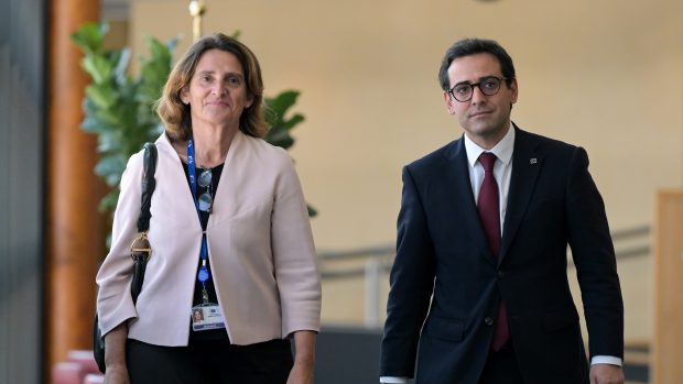 Navržení eurokomisaři Španělka Teresa Riberová a Francouz Stéphane Séjourné