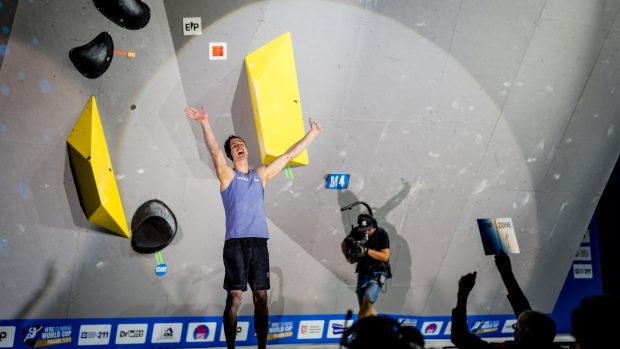 Adam Ondra ve finále Světového poháru v boulderingu v Praze