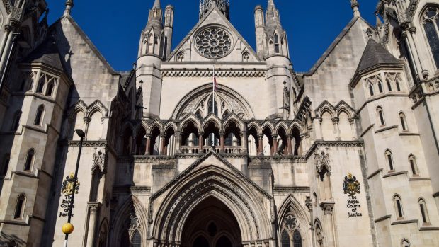 Budova Královského soudního dvora v Londýně (Royal Courts of Justice), ve které sídlí Vrchní soud