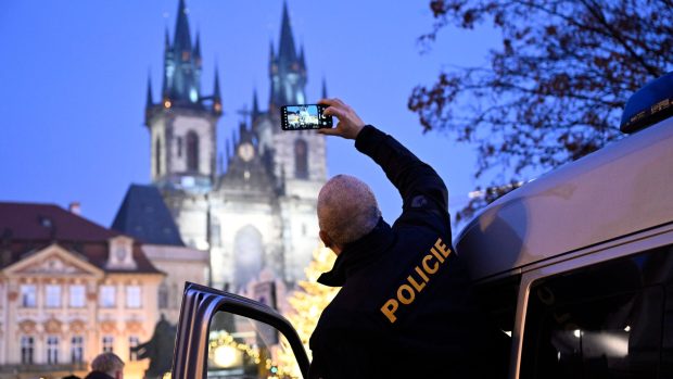 Silvestrovské přípravy, 31. prosince 2024, Praha. Policejní hlídky v centru města