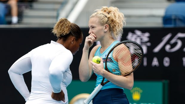 Kateřina Siniaková se s Taylor Townsendovou probojovaly do finále čtyřhry na Australian Open