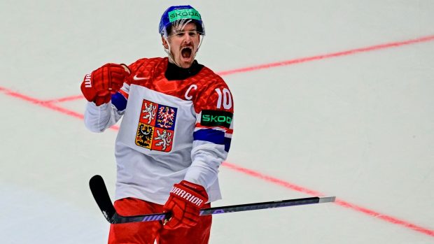 Útočník Roman Červenka ve svém stém zápase