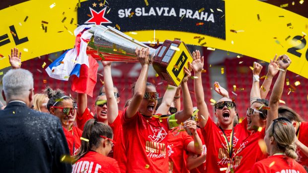 Fotbalistky Slavie přestřílely Spartu 5:0 a slaví čtvrtý titul v řadě