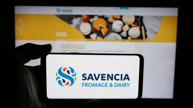 Francouzská skupina Savencia uzavře koncem února 2026 mlékárnu v Hodoníně, kde vyrábí tavené sýry