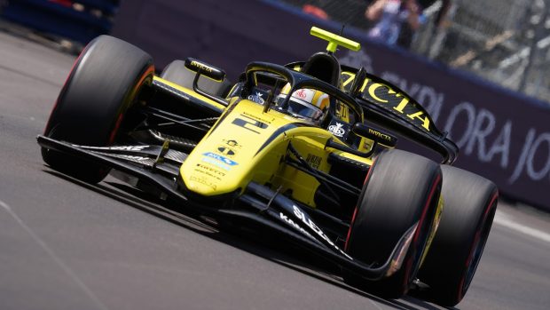 Roman Staněk ve svém monopostu
