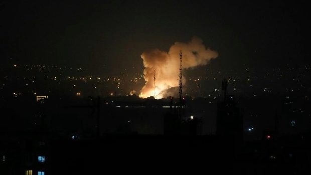 Nočním Teheránem zazněly exploze