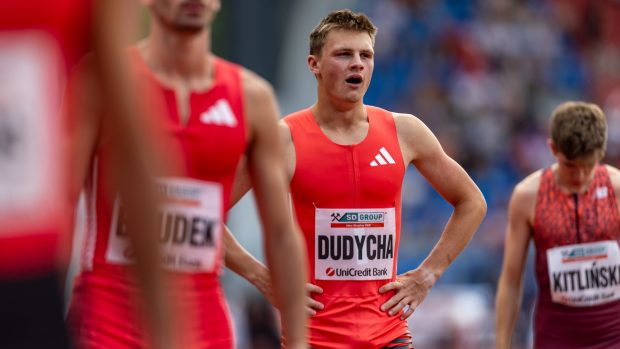 Běžec Jakub Dudycha na staru ostravského mítinku Zlatá tretra