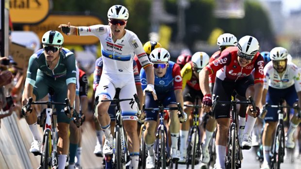 Tim Merlier slaví vítězství v 9. etapě Tour de France