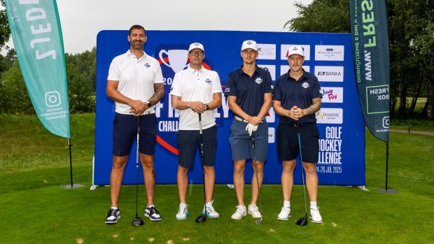 Martin Nečas (druhý zprava) na turnaji Golf Hockey Challange 2025