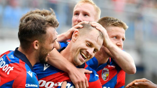 Fotbalisté Plzně se radují z výhry nad Karvinou