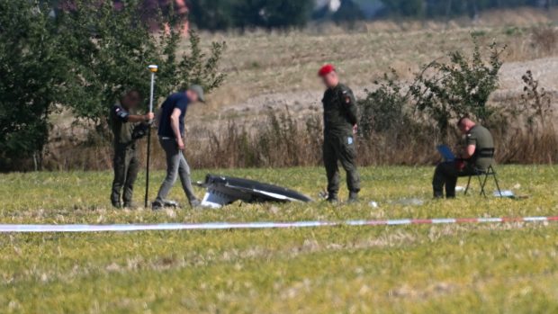 Místo havárie ruského dronu ve vesnici Wohyń ve východním Polsku