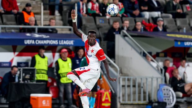 Senegalský obránce Youssoupha Mbodji v zápase Ligy mistrů