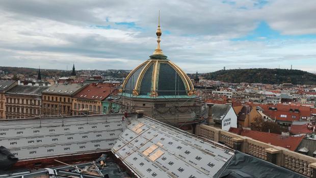 Částečně zrekonstruovaná střecha Národního muzea