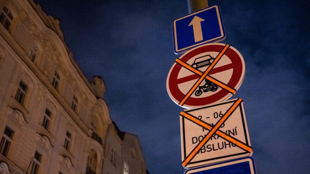 Zrušené dopravní značení zákazu nočního vjezdu do centra