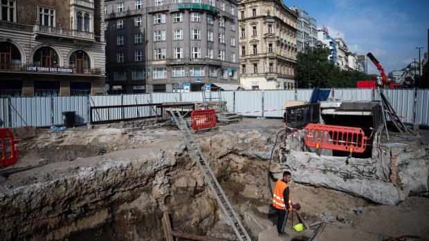 Některé vchody do metra jsou nyní na Václavském náměstí zavřené