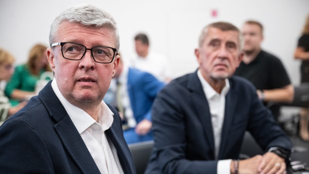 Karel Havlíček a Andrej Babiš ve volebním štábu hnutí ANO