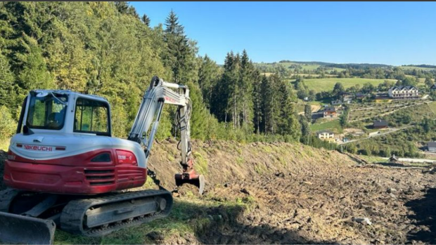 Přípravy na zimní sezonu ve ski centru v Branné