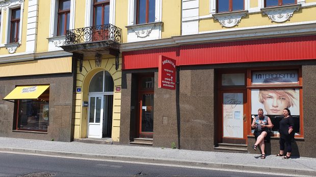 Ústecký podnikatel Libor Ondráček až do letošního jara vlastnil malou nenápadnou směnárnu naproti ústeckému hlavnímu vlakovému nádraží
