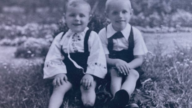 Stanislav Zámečník s mladším bratrem