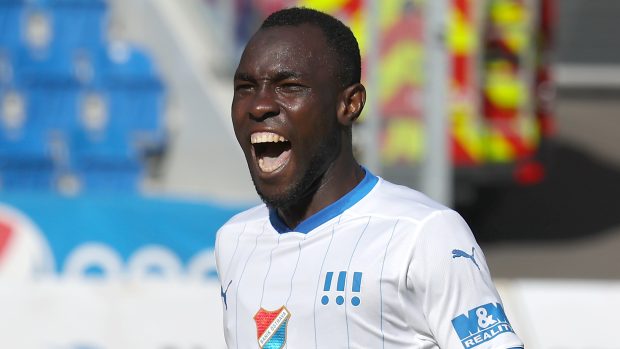 Útočník Baníku Ostrava Abdullahi Tanko se raduje ze svého gólu proti Hradci Králové