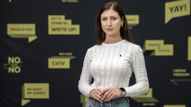 Darja Radčenko je v Kordon.Media bývalou válečnou zpravodajkou, nyní zodpovídá za finance nezávislého média