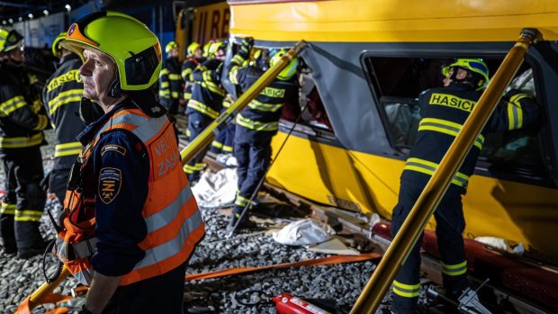 Rychlík RegioJet, který jel směrem na Slovensko, narazil čelně do nákladního vlaku