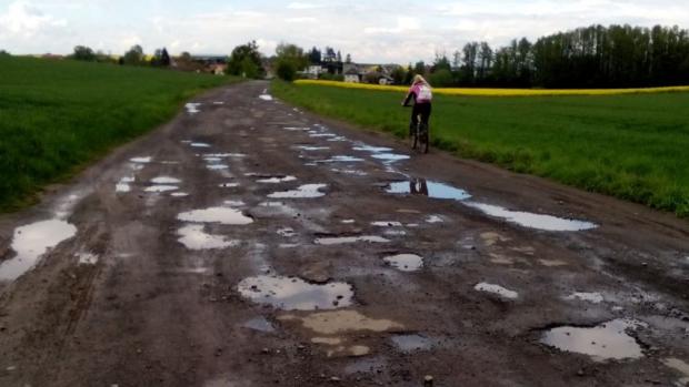 komunikace mezi obcemi Šilheřovice a Hať na Opavsku