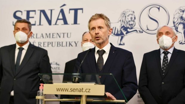 Předseda Senátu Miloš Vystrčil na tiskové konferenci k zdravotnímu stavu prezidenta Miloše Zemana