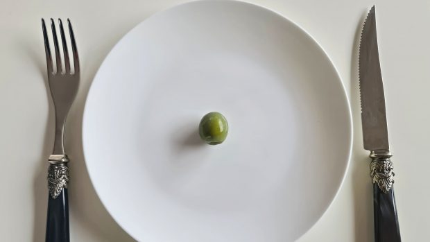 Jaké by bylo vaše poslední jídlo? Někdo by si dal jen olivu bez pecky. Mnoho lidí uvádí, že by si dalo nějaké jídlo, které vařila babička, maminka, tatínek, manžel, prostě rodina.