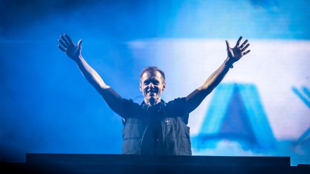 Nizozemský DJ Armin van Buuren na Beats for Love