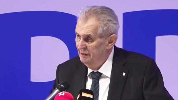 Miloš Zeman na sjezdu SPD mluvil mimo jiné i o dehonestaci českých vojáků.