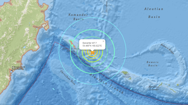 Podmořské zemětřesení o síle 7,8 stupňů Richterovy škály udeřilo mezi Aleutskými ostrovy u americké Aljašky a ruským poloostrovem Kamčatka v Tichém oceánu