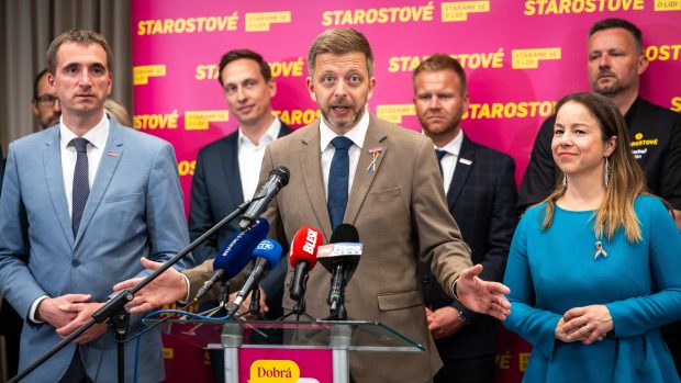 Vít Rakušan na tiskové konferenci na republikovém sněmu hnutí STAN